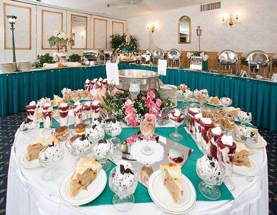 Town & Country Inn & Resort Gorham Restaurant foto